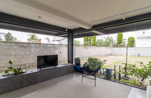 Cachoeira do Bom Jesus Apartment | Modern Studio Just Minutes From the Beach Sid0209