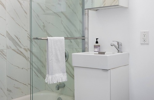 Rampart Village Apartment | Modern Studio Near Downtown LA! 420-Friendly