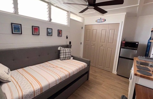 Diamond Head - Kapahulu - St. Louis Condo | Modern Studio near Waikiki Beach