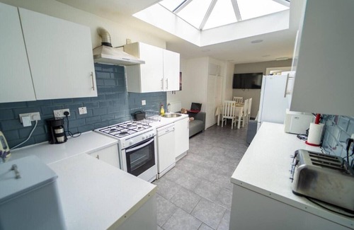 Selly Oak Apartment | Modern Studio Next to University of Birmingham