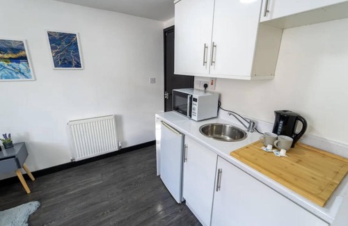 Selly Oak Apartment | Modern Studio Next to University of Birmingham