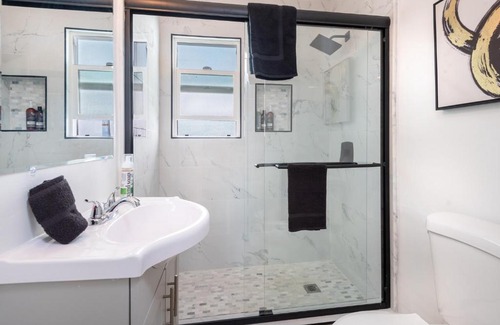 Hollywood Hills West Apartment | Modern Studio Oasis near Sunset Blvd