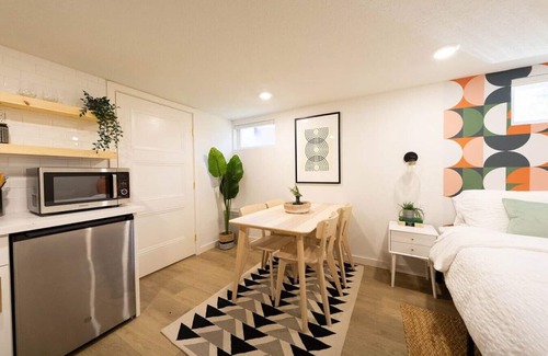 Ballard Condo | Modern Studio Retreat in Sunset Hill, Ballard!