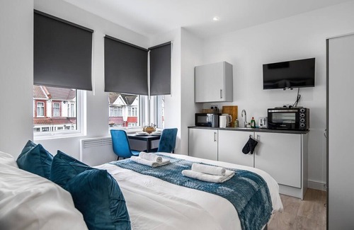 Wembley Central Apartment | Modern Studio Rooms in Wembley 3 DUP