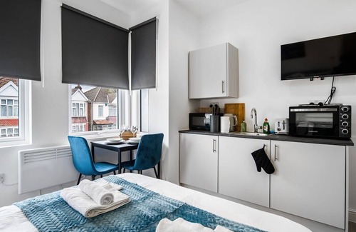 Wembley Central Apartment | Modern Studio Rooms in Wembley 3 DUP