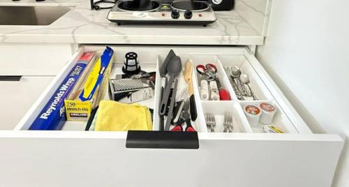 Del Rey Apartment | Modern Studio Stylish &Cozy Right Unit