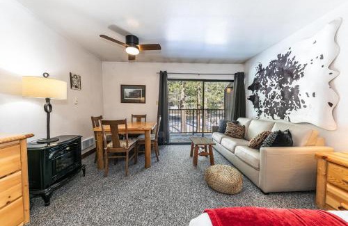 Truckee House | Modern Studio w/Balcony #211 at Donner Lake Village