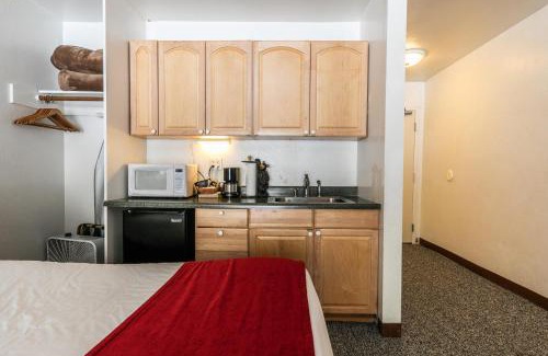 Truckee House | Modern Studio w/Balcony #211 at Donner Lake Village
