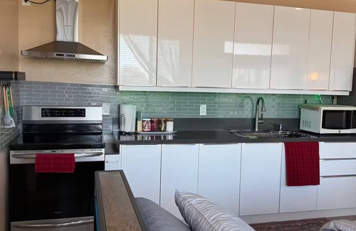 Riverside Apartment | Modern Studio w/King Bed, Balcony, Kitchenette