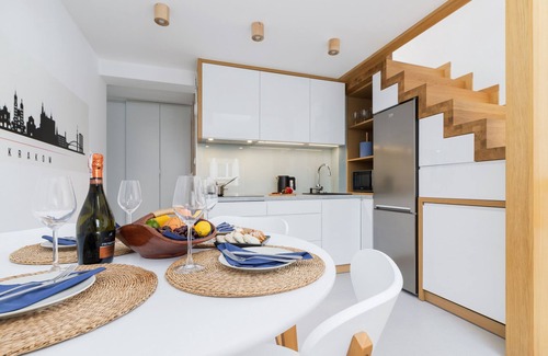 City Centre Apartment | Modern Studios Stachowicza by Renters