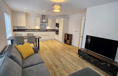 Ebbsfleet Valley Apartment | Modern Stylish 2 Bed flat in Ebbsfleet near London