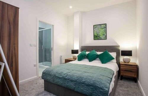 Bolton Apartment | Modern & Stylish 1 Bedroom Apartment in Bolton