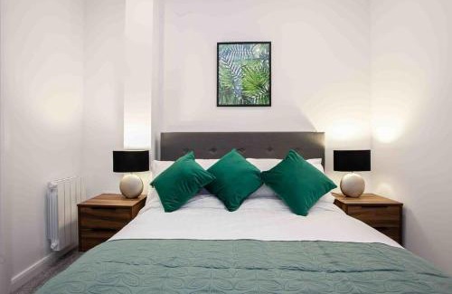 Bolton Apartment | Modern & Stylish 1 Bedroom Apartment in Bolton