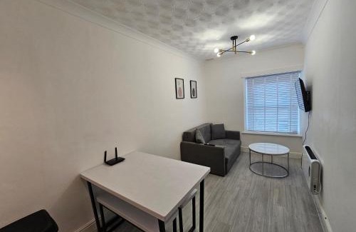 Bridgend Apartment | Modern & Stylish 1 bedroom flat in Bridgend town