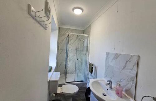Bridgend Apartment | Modern & Stylish 1 bedroom flat in Bridgend town