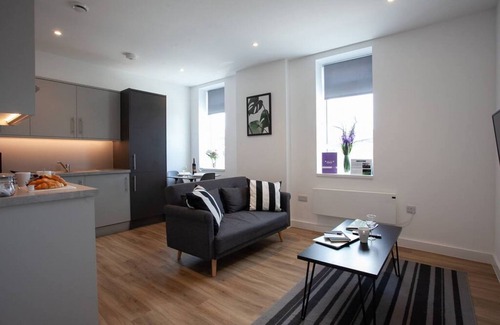 Cheetham Hill Apartment | Modern, Stylish 1BR Apartment Nearby AO Arena
