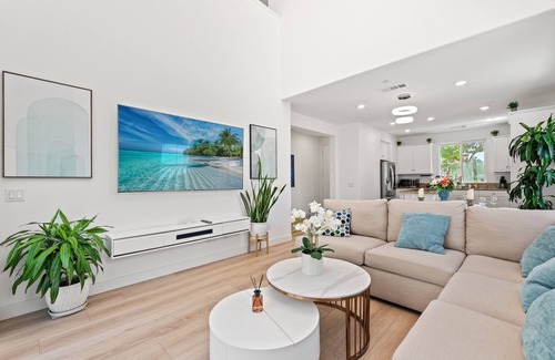 Chino Condo | Modern Stylish 4BR/3.5BA/Bright/Tesla charging/2 TVs