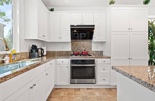 Chino Condo | Modern Stylish 4BR/3.5BA/Bright/Tesla charging/2 TVs