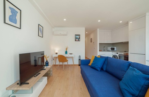 Campanha Apartment | Modern Stylish Apartment I by Vacationy