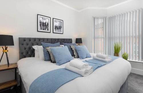 Liverpool House | Modern & Stylish Home at the corner of famous Penny Lane in Liverpool