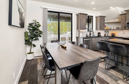 Tamarack Resort Cabin | Modern & Stylish Home on the Outskirts of Donnelly