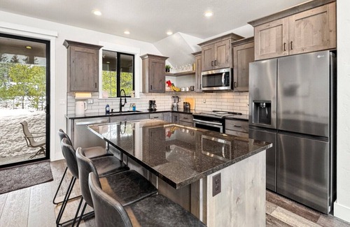 Tamarack Resort Cabin | Modern & Stylish Home on the Outskirts of Donnelly