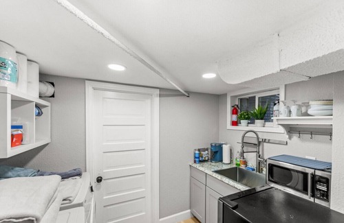 Speer Condo | Modern Suite in Denver’s Art District I Walkable