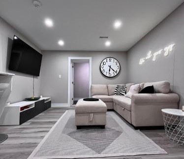 Etobicoke Apartment | Modern Suite in Etobicoke - Near Airport & Downtown!