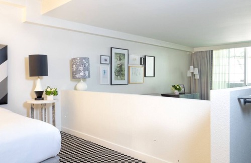Norma Triangle Hotel | Modern Suite in Los Angeles, Striking City Views! Rooftop Pool, Pet-friendly!