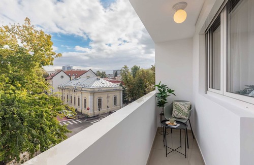 Bucharest City-Centre Apartment | Modern Suite on Historic Calea Victoriei