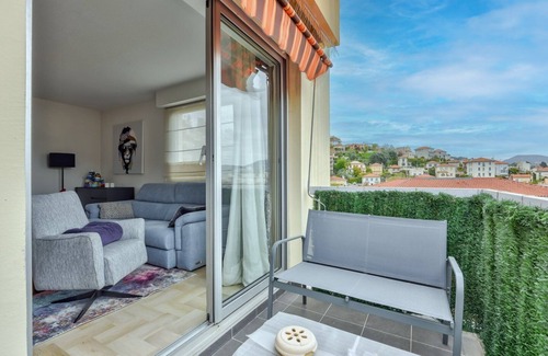 Saint-Sylvestre Apartment | Modern T2 with balcony overlooking the city in Haut Nice