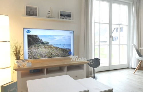 Zierow House | Modern thatched house close to the beach between Boltenhagen and Wismar; with sauna and fireplace.