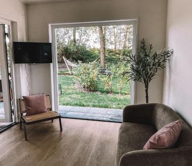 Heinkenszand Ski Chalet | Modern Tiny House Sari in Zeeland near the sea