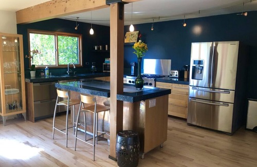 Topanga House | Modern Topanga View Home, Family Friendly, 15 min From Beach