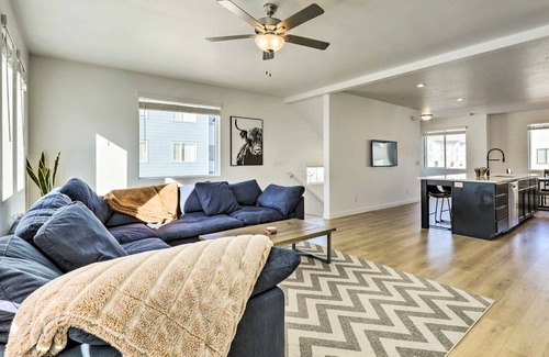 American Fork House | Modern Townhome - 8 Mi to Thanksgiving Point!