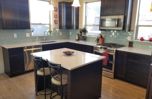 Northfield House | Modern Townhome Near Amenities, Highway, Airport, Downtown