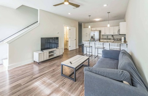 Clemson House | Modern Townhome near Cu!