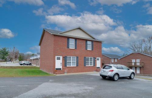Cookeville House | Modern Townhome Walk to Tennessee Tech University