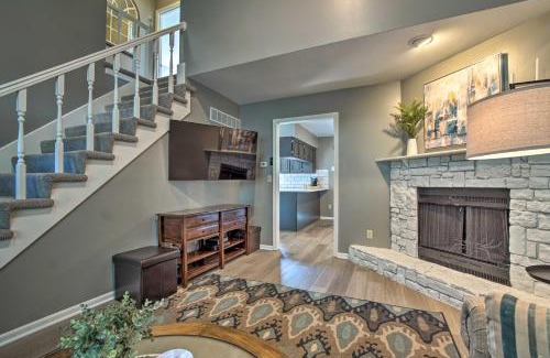 Overland Park House | Modern Townhome with Fireplace Near Stoll Park