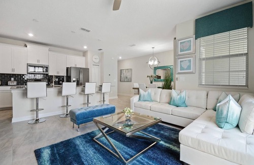 Kissimmee Ski Chalet | Modern Townhouse 4Bed/3Bath/Pool/5Min Disney