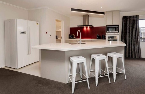 Rewa House | Modern Townhouse in Strandon