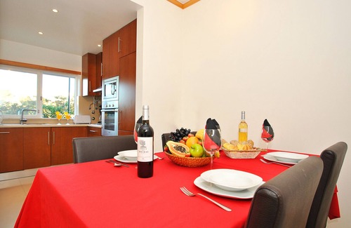 Albufeira Ski Chalet | Modern Townhouse with Sea & Pool View