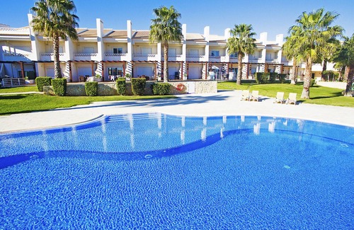 Albufeira Ski Chalet | Modern Townhouse with Sea & Pool View