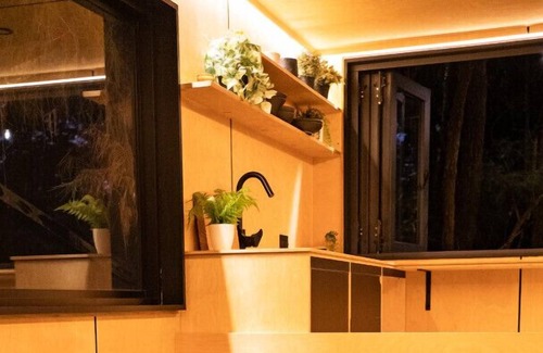 Hornsby Apartment | Modern, Tranquil Container House