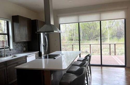 La Veta House | Modern Tranquil River Home w/Hot Tub