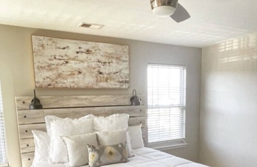 Ladson House | Modern, tranquil townhome 20 minutes from Downtown, Charleston