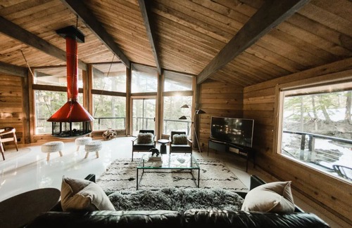 Roslyn Ridge Cabin | Modern Treehouse Cabin + Hot Tubnn