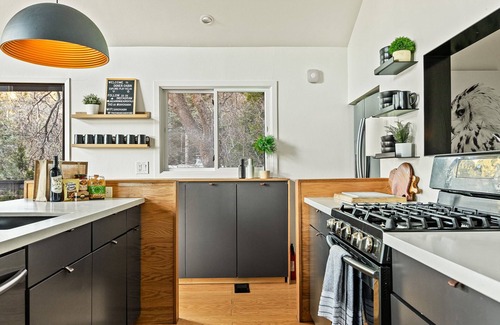 Arrowhead Villas House | Modern Treetop Cabin by Lake Arrowhead Village