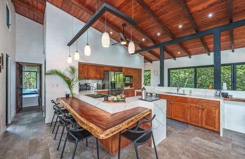 Junquillal House | Modern Tropical 3BR House Surrounded by Nature