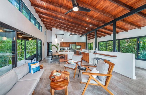 Junquillal House | Modern Tropical 3BR House Surrounded by Nature